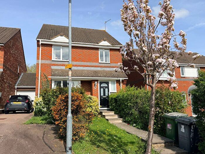 5 Bedroom Detached House To Rent In Rvc Student House, Pinewood Drive, Potters Bar, EN6