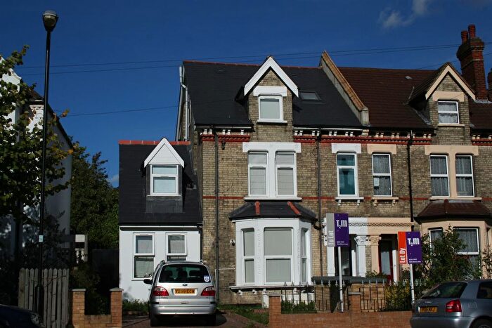 2 Bedroom Flat To Rent In Gleneldon Road, Streatham, SW16