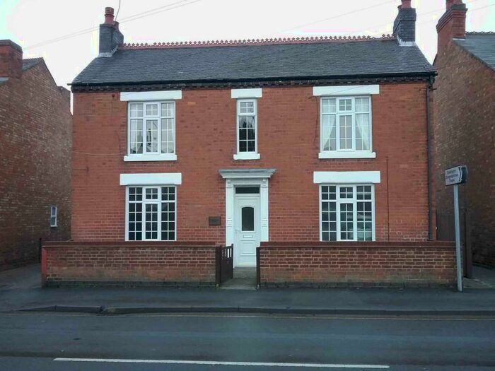 2 Bedroom Flat To Rent In School Road, Bulkington, CV12