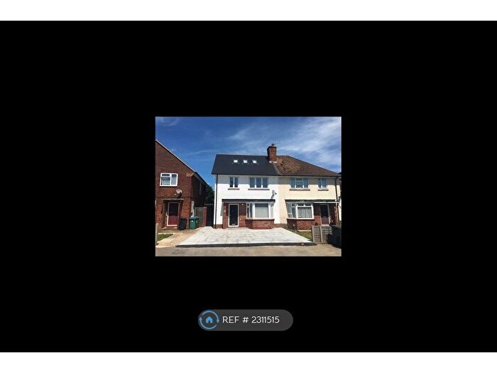 5 Bedroom Semi-Detached House To Rent In Clarke Way, Watford, WD25