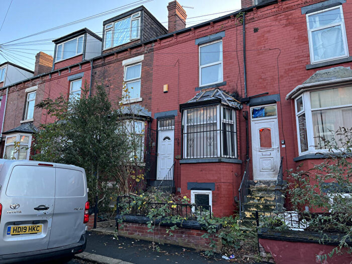 4 Bedroom Terraced House For Sale In Nowell Mount, Leeds, West Yorkshire, LS9