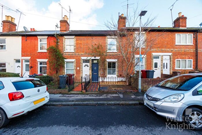 2 Bedroom Terraced House For Sale In Foxhill Road, Reading, Berkshire, RG1