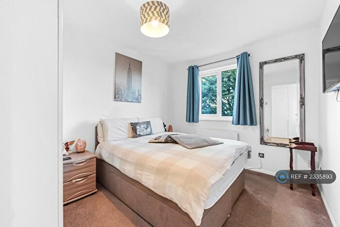 2 Bedroom Flat To Rent In Alan Hocken Way, London, E15