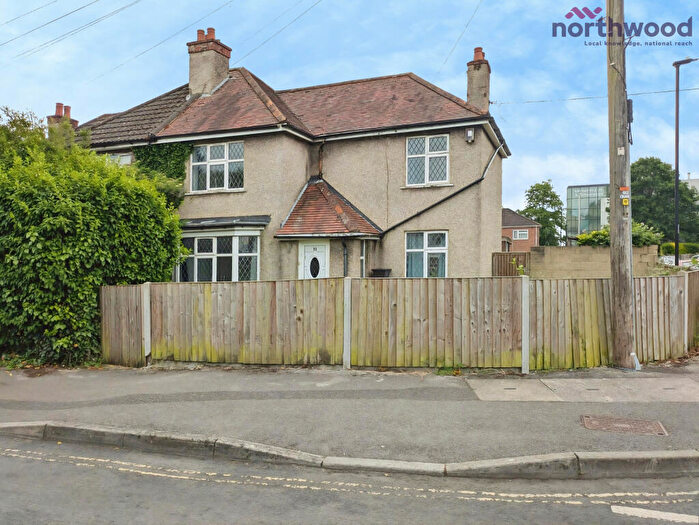 5 Bedroom End Of Terrace House To Rent In Honeysuckle Road, SO16