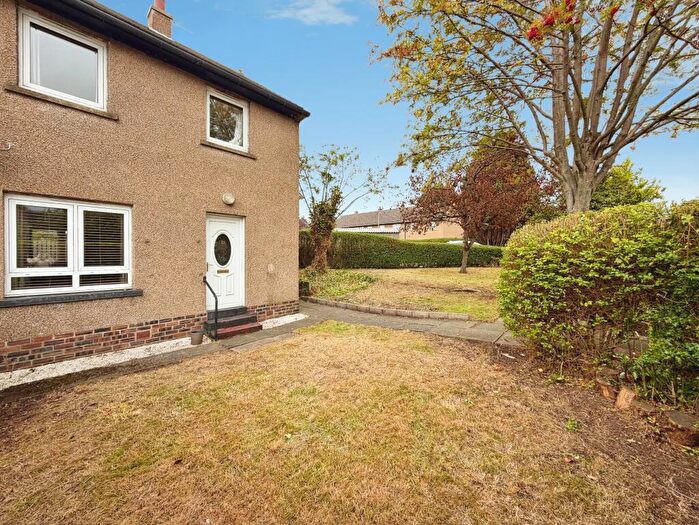 2 Bedroom End Of Terrace House To Rent In Kemnay Gardens, Dundee, DD4
