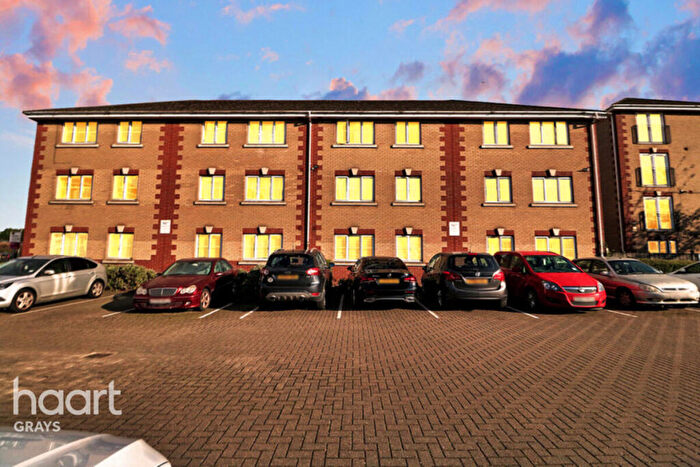 2 Bedroom Apartment For Sale In Dock Road, Tilbury, RM18
