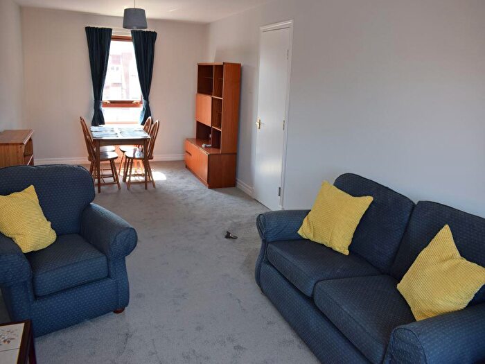2 Bedroom Flat To Rent In West Powburn, Edinburgh, EH9