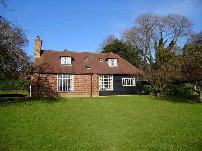 2 Bedroom Detached House To Rent In Jumps Road, Churt, Farnham, GU10