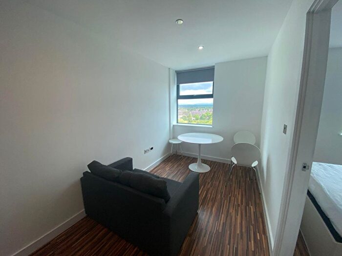 1 Bedroom Flat To Rent In Chester Road, Old Trafford, Manchester, M16