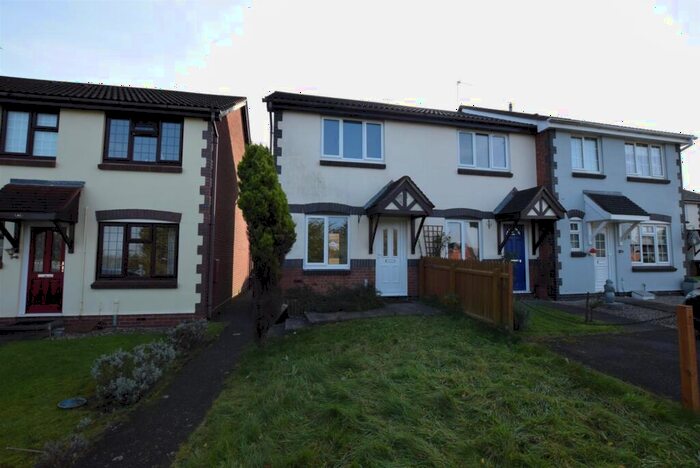 2 Bedroom Semi-Detached House To Rent In Wye Dale, Church Gresley, Swadlincote, Derbyshire, DE11