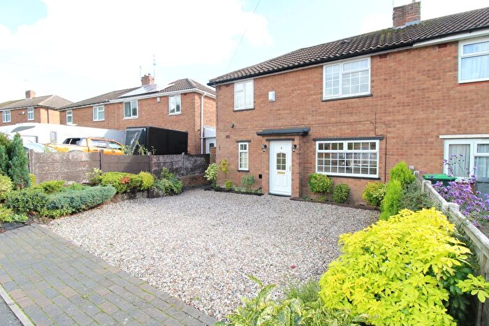 3 Bedroom Semi-detached House To Rent In Elmbank Road, Yew Tree, Walsall, WS5