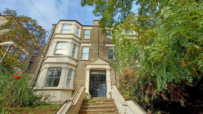 3 Bedroom Flat To Rent In Cathcart Hill, Archway, N19