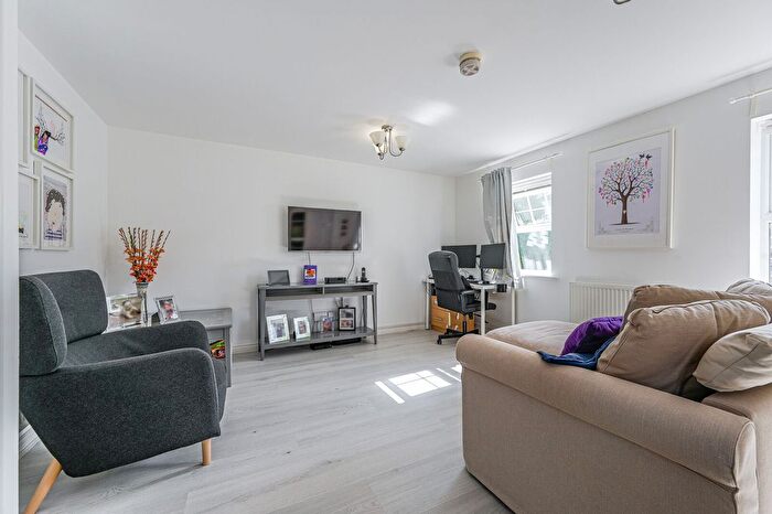 4 Bedroom End Terrace House For Sale In Hawksmoor Grove, Bromley, BR2