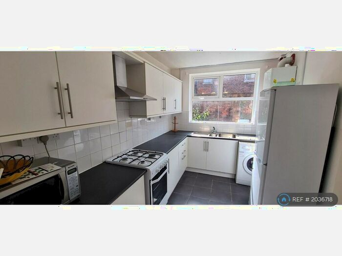 3 Bedroom Terraced House To Rent In Albemarle Street, Manchester, M14