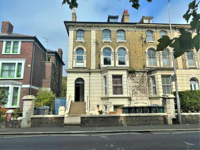 1 Bedroom Flat To Rent In Maison Dieu Road, Dover, Kent, CT16