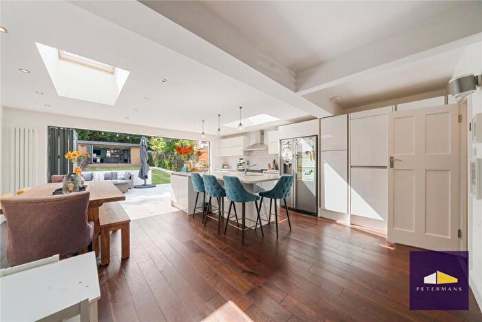 4 Bedroom Semi-Detached House To Rent In Farm Road, Edgware, HA8