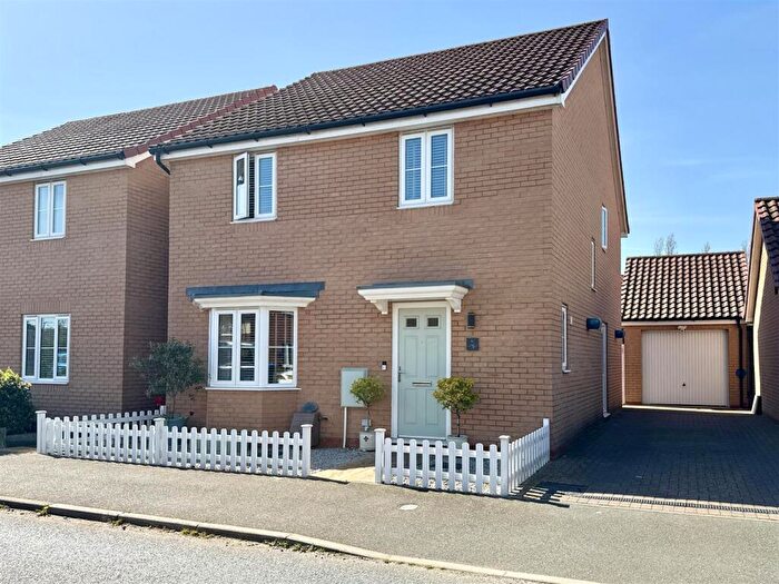 4 Bedroom Detached House For Sale In River Way, Great Blakenham, IP6