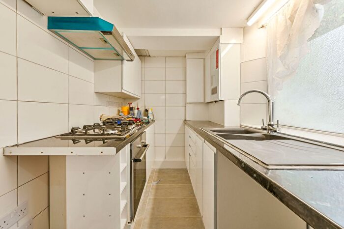 1 Bedroom Flat To Rent In Uxbridge Road, Ealing, London, W7