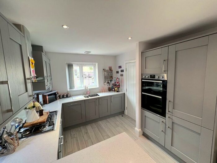 3 Bedroom Town House For Sale In Whitehouse Close, Holmfield, Halifax, HX2