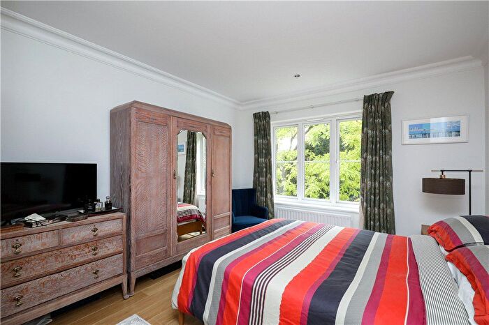 2 Bedroom Parking To Rent In Wimbledon Hill Road, Wimbledon, SW19