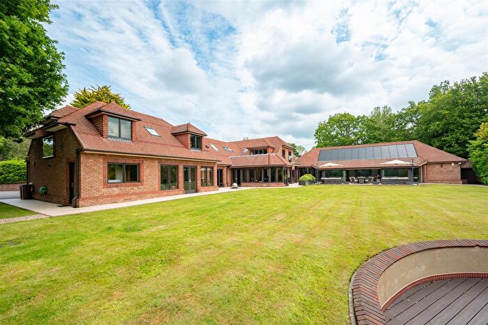 8 Bedroom Detached House To Rent In Keymer Road, Burgess Hill, RH15