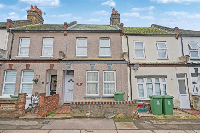 3 Bedroom Terraced House For Sale In Charlieville Road, Erith, DA8