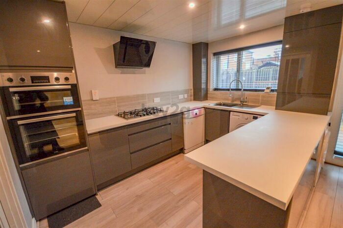 3 Bedroom Terraced House For Sale In Norgreave Way, Halfway, S20