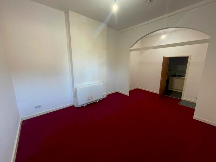 Studio To Rent In Caldmore Road, Walsall, WS1