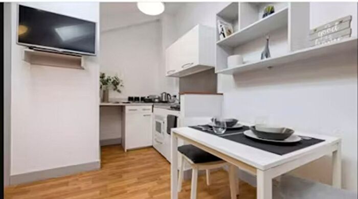 1 Bedroom Flat To Rent In St James's St, Portsmouth, PO1