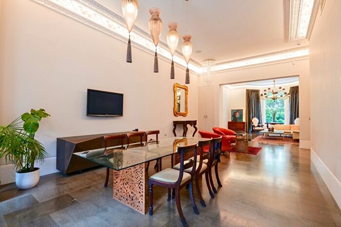 4 Bedroom Flat To Rent In Lexham Gardens, Kensington, London, W8
