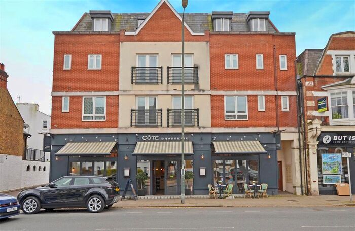 2 Bedroom Flat To Rent In High Street, Teddington, TW11