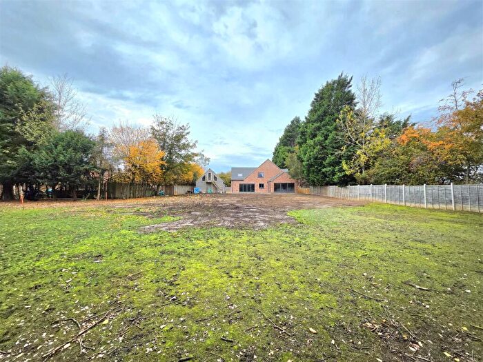 4 Bedroom Detached House For Sale In Stonegate, Cowbit, PE12