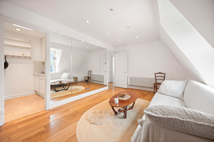 2 Bedroom Apartment To Rent In Adamson Road, London, NW3