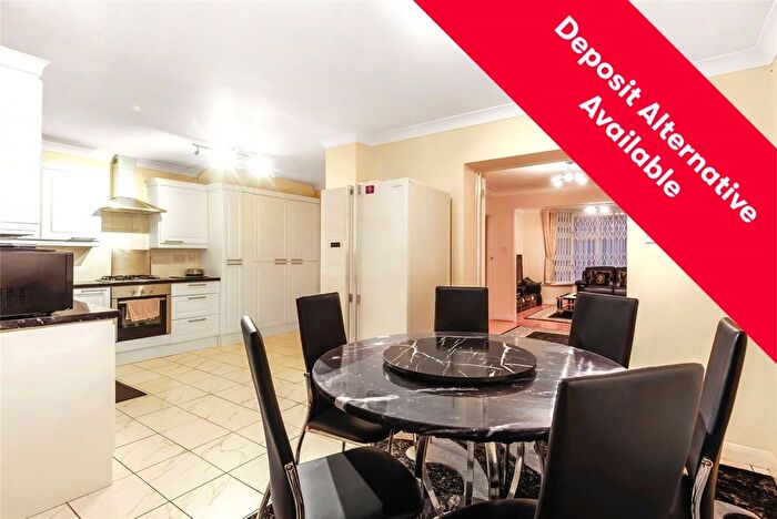 4 Bedroom Semi-Detached House To Rent In Whitby Gardens, London, NW9