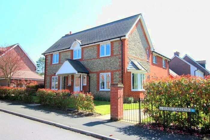 4 Bedroom Detached House To Rent In Kukri Gardens, Fleet, GU52