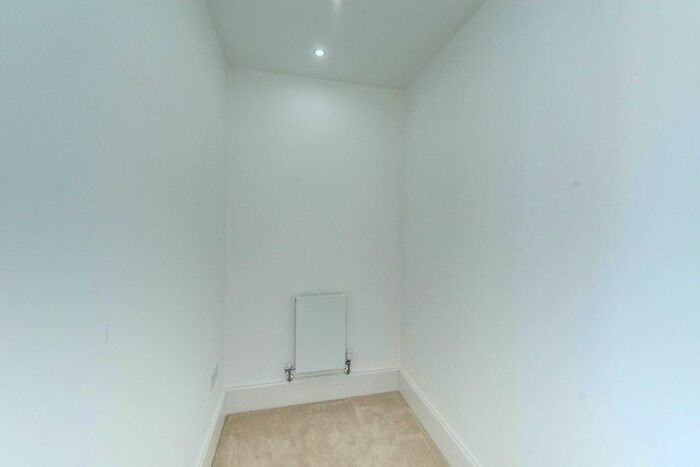 2 Bedroom Flat To Rent In Brocco Bank, Sheffield, S11