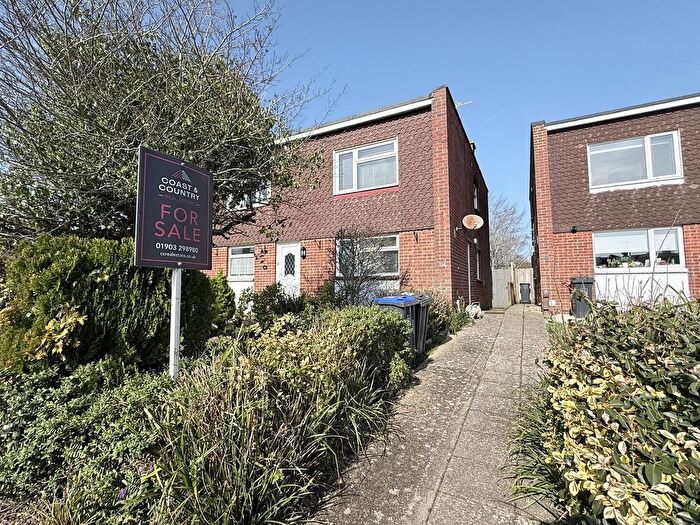 2 Bedroom End Of Terrace House For Sale In Church Way, Worthing, BN13