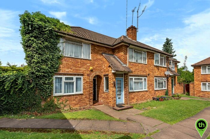 2 Bedroom Flat To Rent In Heronsgate, Edgware, HA8