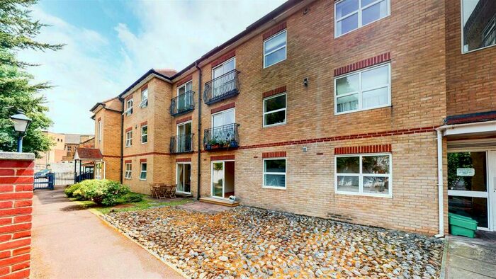 2 Bedroom Flat To Rent In Compass Lane, Bromley, BR1