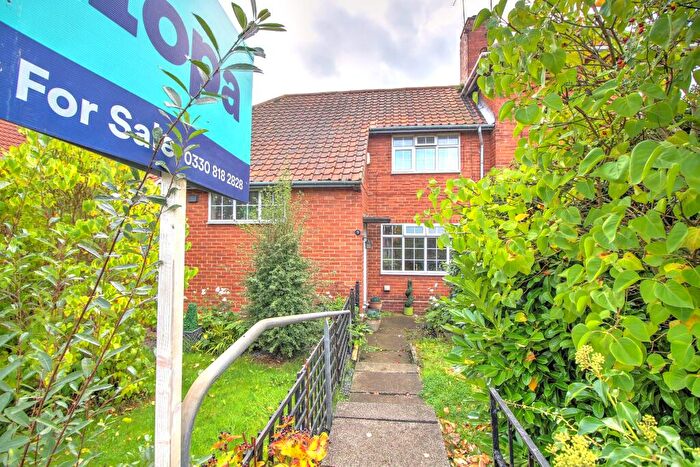 2 Bedroom Semi-Detached House For Sale In Pinewood Gardens, Gateshead, NE11
