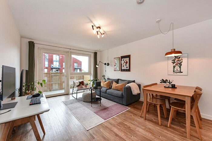 1 Bedroom Apartment To Rent In Greenland Place, Canada Water, SE8