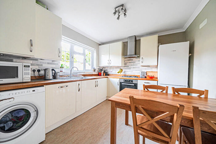 3 Bedroom Terraced House For Sale In Pembury Close, Bromley, BR2