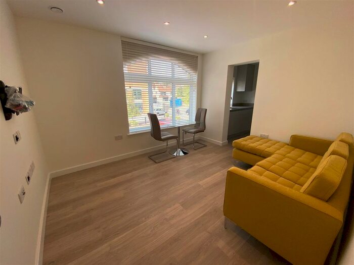 1 Bedroom Flat To Rent In Clifton Court, Corner Hall, Hemel Hempstead, HP3