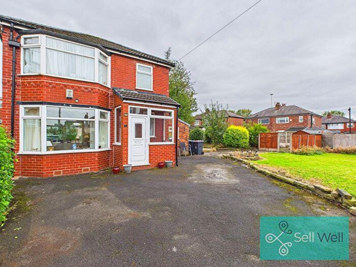 3 Bedroom Detached House For Sale In Danesway, Swinton, Manchester, M27