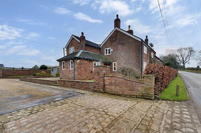 3 Bedroom Property To Rent In Wallhill Lane, Brownlow, CW12