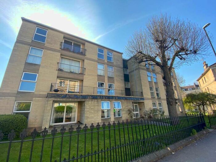 2 Bedroom Flat To Rent In Clifton Village, BS8