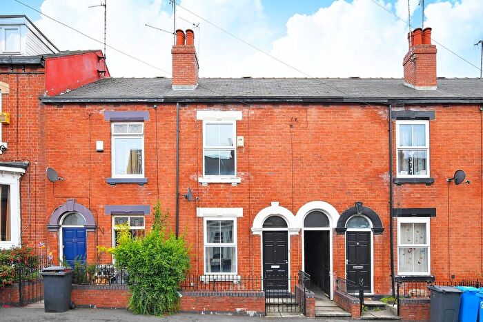 3 Bedroom Semi-Detached House To Rent In Holland Place, Sheffield, S2