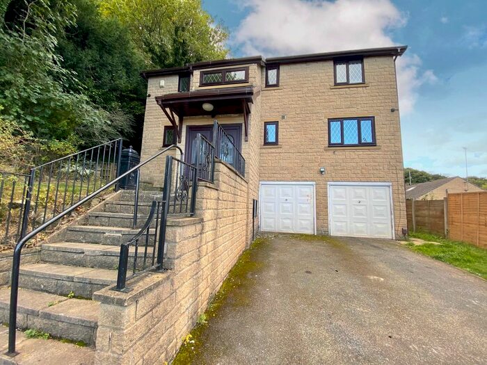 4 Bedroom Property To Rent In Uplands, Birkby, Huddersfield, HD2