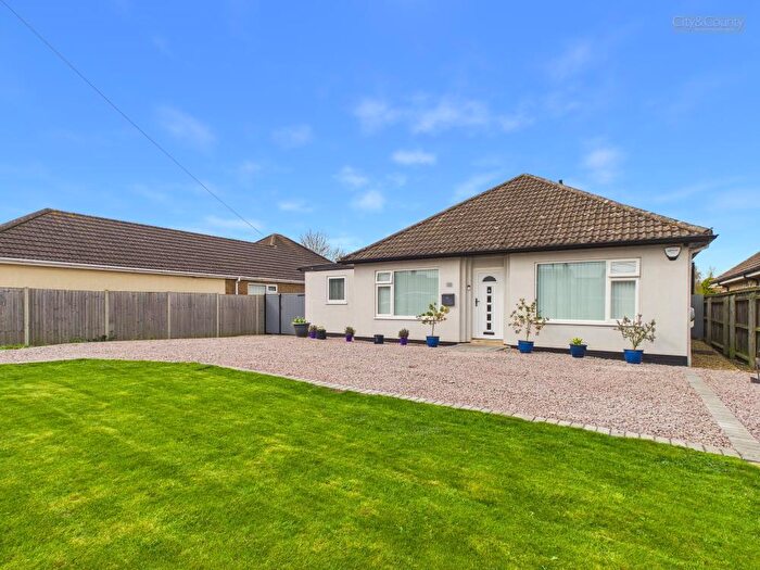 3 Bedroom Detached Bungalow For Sale In Peterborough Road, Crowland, Peterborough, PE6