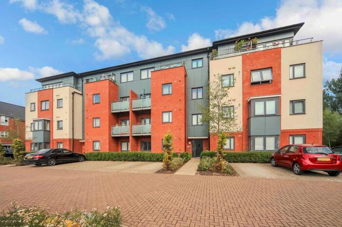 2 Bedroom Apartment To Rent In Provis Wharf, Aylesbury, HP20